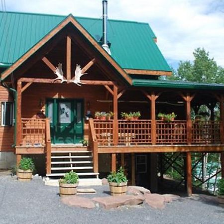 Auberge De La Riviere Matapedia - Matapedia River Lodge Routhierville 외부 사진