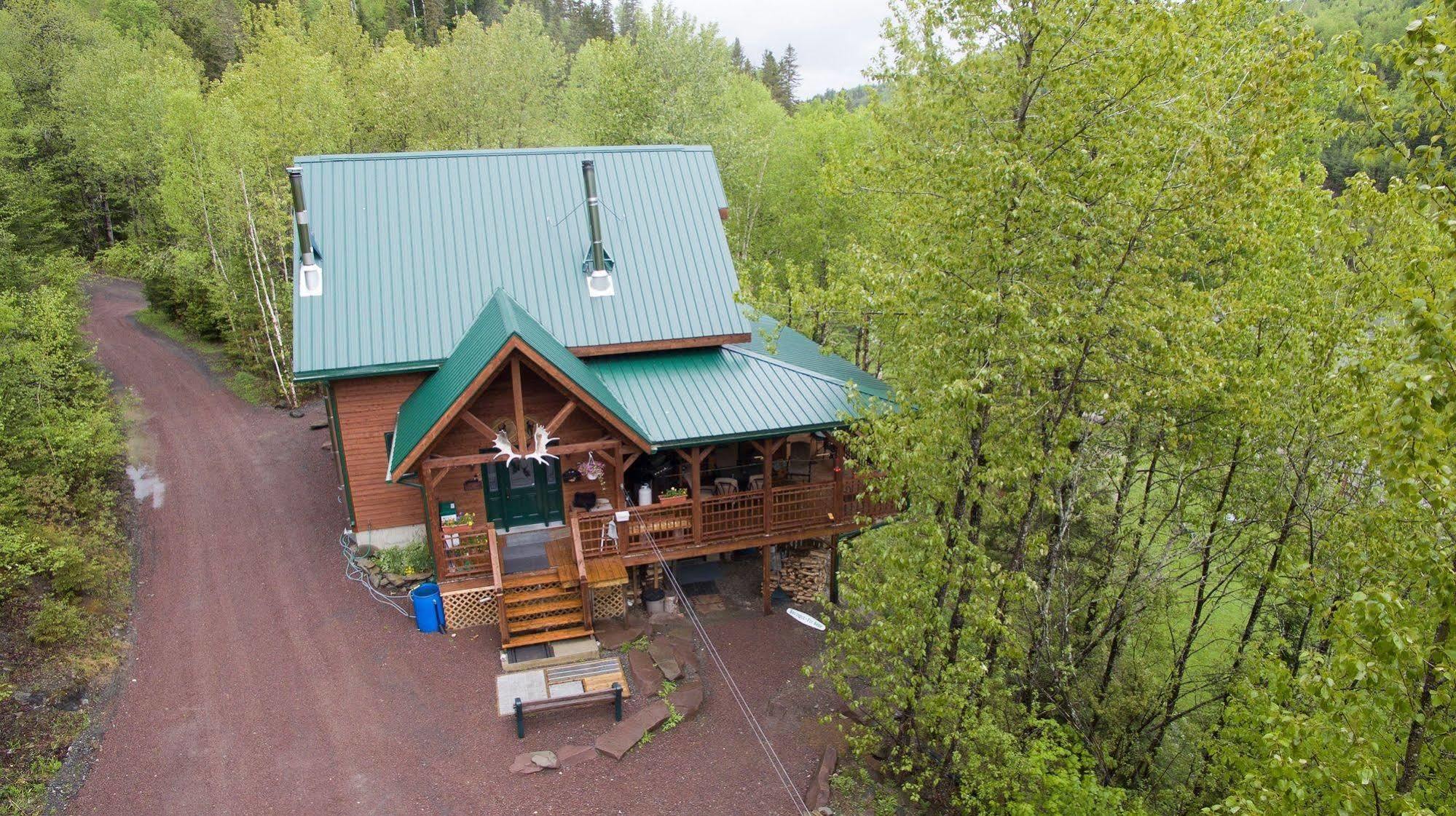 Auberge De La Riviere Matapedia - Matapedia River Lodge Routhierville 외부 사진