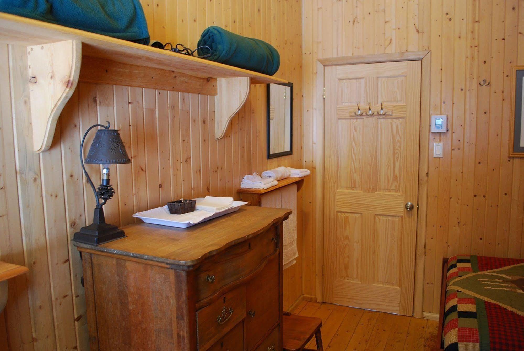 Auberge De La Riviere Matapedia - Matapedia River Lodge Routhierville 외부 사진